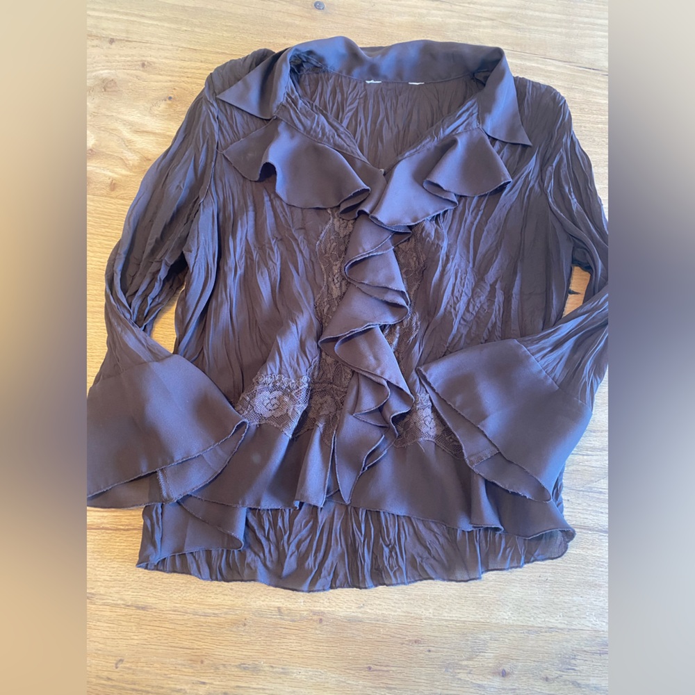 Blown Ruffled Relaxed Button Down Top Women’s Preloved‎